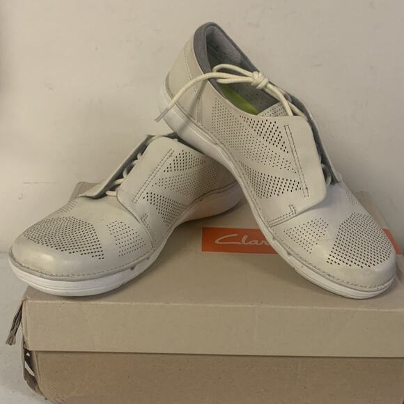 Clarks Shoes - CLARKS Women's Size 5 M Un Voltra Walking Leather Cuir Blanc Shoes